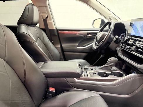 Used 2022 Toyota Highlander Limited image 40