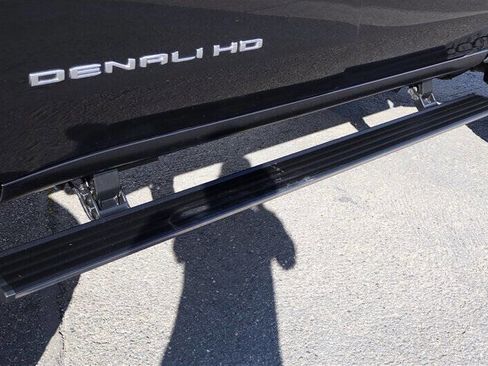 Used 2023 GMC Sierra 3500 Denali w/ Denali Black Diamond Edition image 13