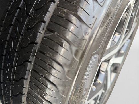 Used 2024 Jeep Compass Limited image 20