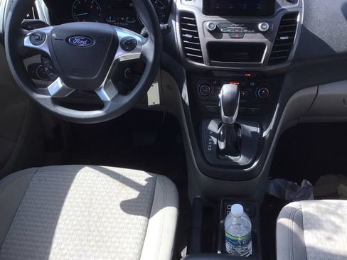 Used 2022 Ford Transit Connect XLT FWD image 6
