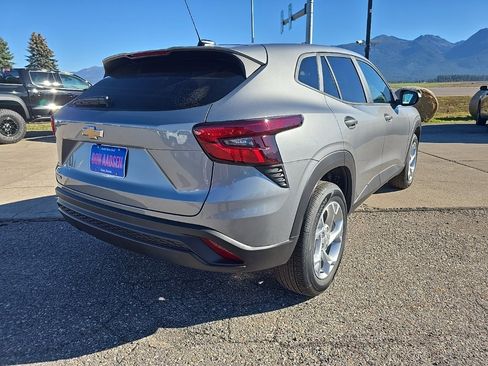 New 2026 Chevrolet Trax LS w/ LS Convenience Package image 7