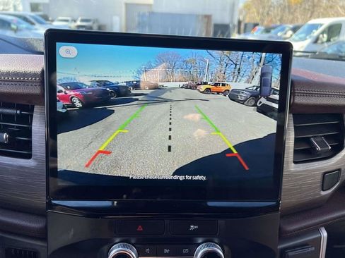 Used 2022 Ford Expedition Limited image 24