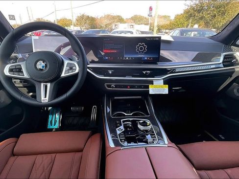 New 2026 BMW X7 M60i image 4
