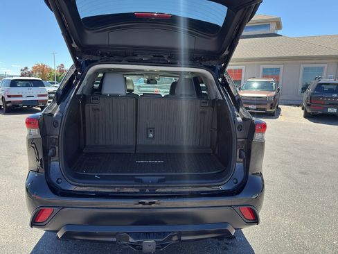 Used 2023 Toyota Highlander Bronze Edition AWD/4WD image 20