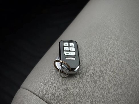 Used 2016 Honda Odyssey Touring image 21