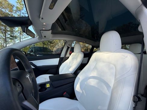 Used 2021 Tesla Model Y Performance image 23