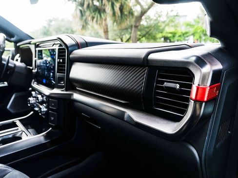 Used 2025 Ford F150 Raptor AWD/4WD image 25