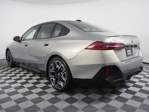 Used 2025 BMW i5 xDrive40 w/ Executive Package image 5