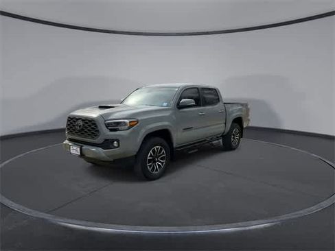 Used 2023 Toyota Tacoma TRD Sport w/ Technology Package image 4