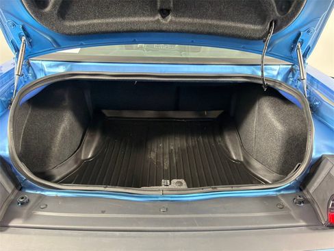 Used 2015 Dodge Challenger SXT Plus image 19