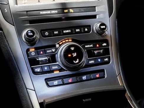 Used 2017 Lincoln MKZ Reserve image 29