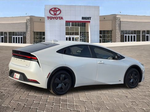 Used 2024 Toyota Prius LE image 8