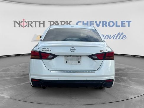Used 2023 Nissan Altima 2.5 SR FWD image 6