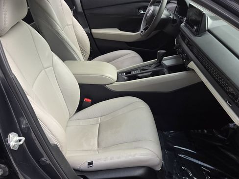 Certified 2024 Honda Accord LX image 17