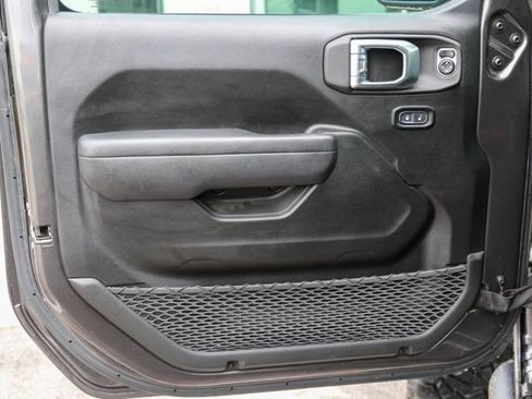 Used 2023 Jeep Gladiator Sport AWD/4WD image 10