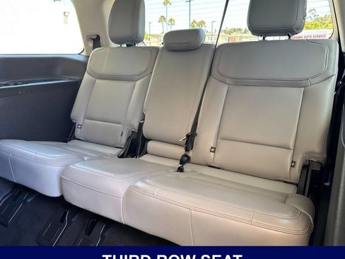 Used 2025 Ford Expedition Active AWD/4WD image 19
