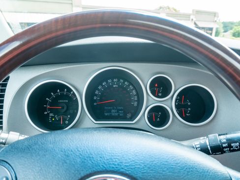 Used 2013 Toyota Sequoia Platinum AWD/4WD image 35