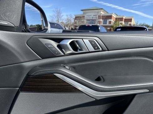 Used 2023 BMW X7 xDrive40i image 27