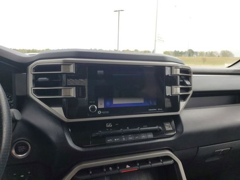 Used 2022 Toyota Tundra SR5 w/ Convenience Package image 12