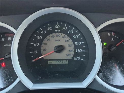 Used 2011 Toyota Tacoma 2WD Double Cab image 11