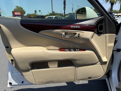 Used 2007 Lexus LS 460 RWD image 10