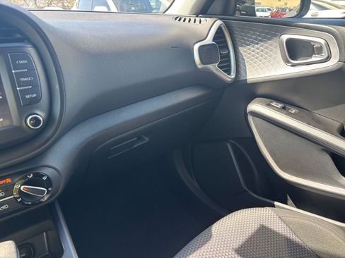 Used 2025 Kia Soul LX w/ LX Technology Package image 33