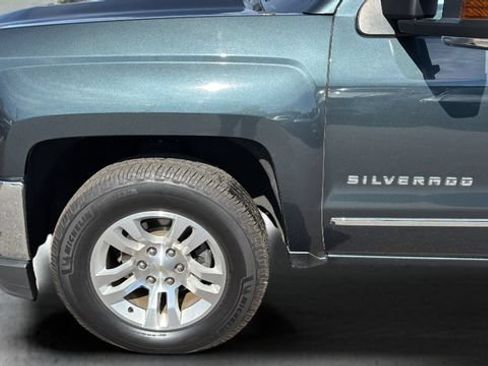 Used 2018 Chevrolet Silverado 1500 LTZ w/ LTZ Plus Package AWD/4WD image 30