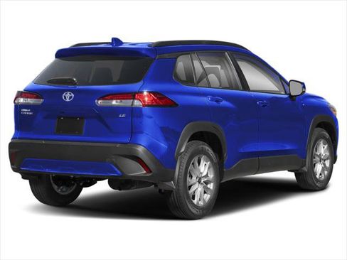 Used 2025 Toyota Corolla Cross LE AWD/4WD image 3
