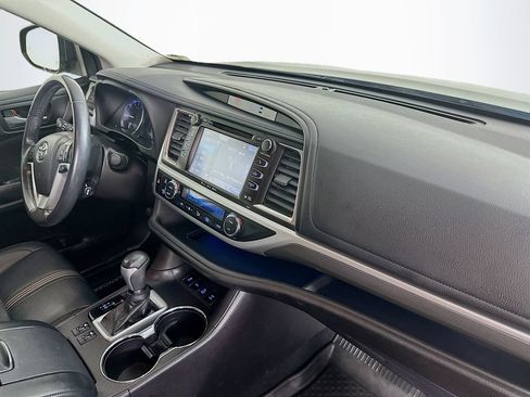 Used 2018 Toyota Highlander SE AWD/4WD image 39