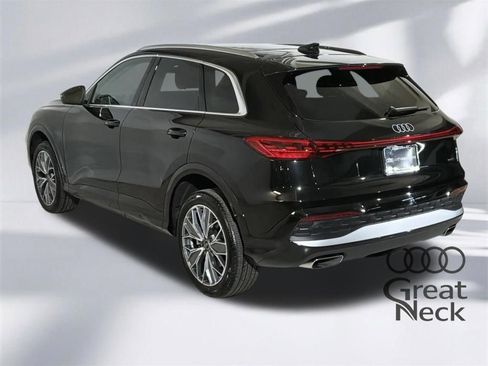 Certified 2025 Audi Q5 Premium Plus w/ Premium Plus AWD/4WD image 9