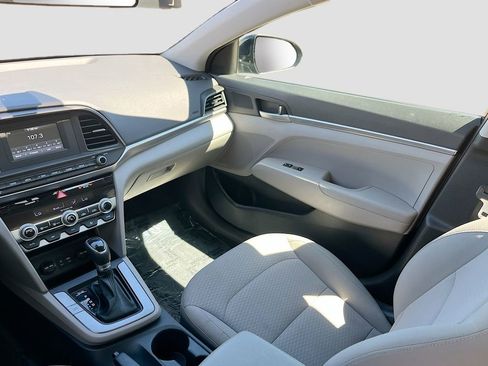 Used 2020 Hyundai Elantra SE FWD image 21