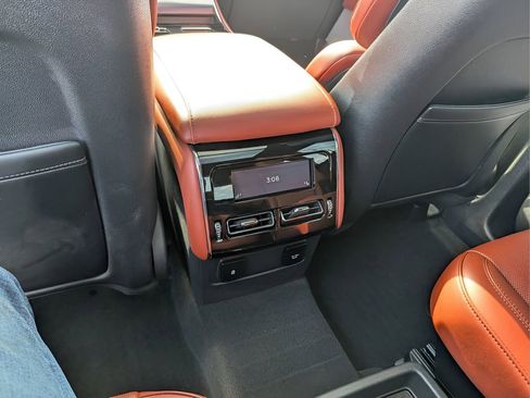 Used 2025 Lincoln Aviator Reserve w/ Equipment Group 201A image 15