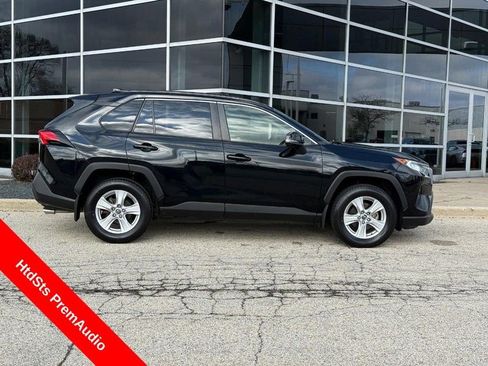 Used 2019 Toyota RAV4 XLE w/ Convenience Package FWD image 2