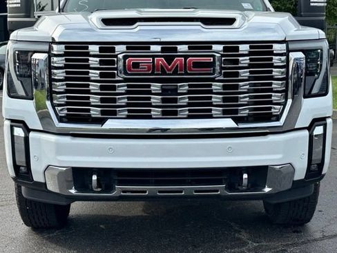 Used 2024 GMC Sierra 2500 Denali w/ Denali Reserve Package AWD/4WD image 4