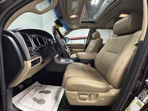 Used 2014 Toyota Sequoia Platinum AWD/4WD image 25