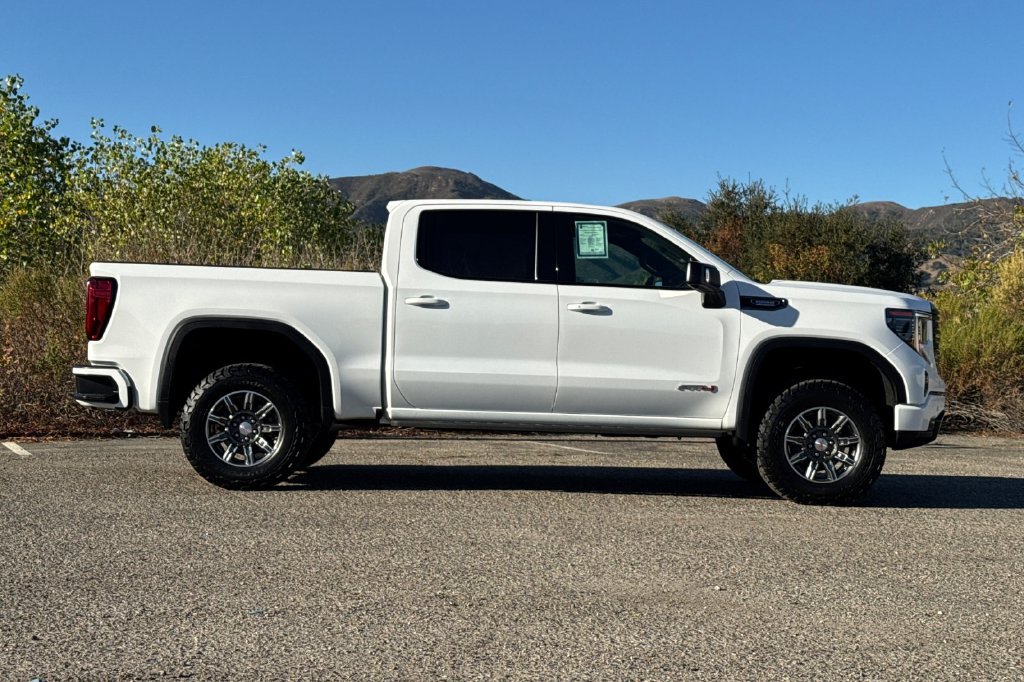 Used 2024 GMC Sierra 1500 AT4 w/ Technology Package AWD/4WD image 3