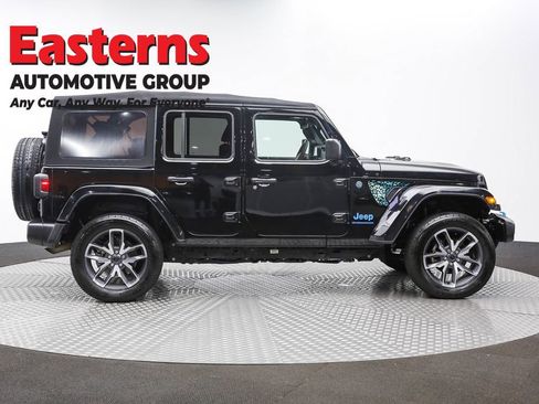 Used 2024 Jeep Wrangler Unlimited AWD/4WD image 4