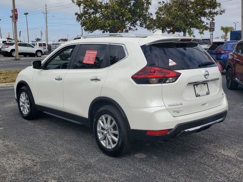 Certified 2019 Nissan Rogue SV image 8