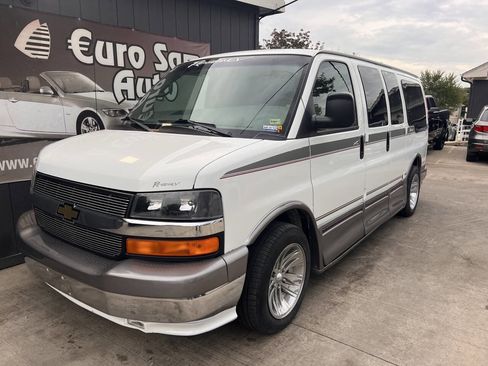 Used 2004 Chevrolet Express 1500 w/ LS Preferred Equipment Group image 3