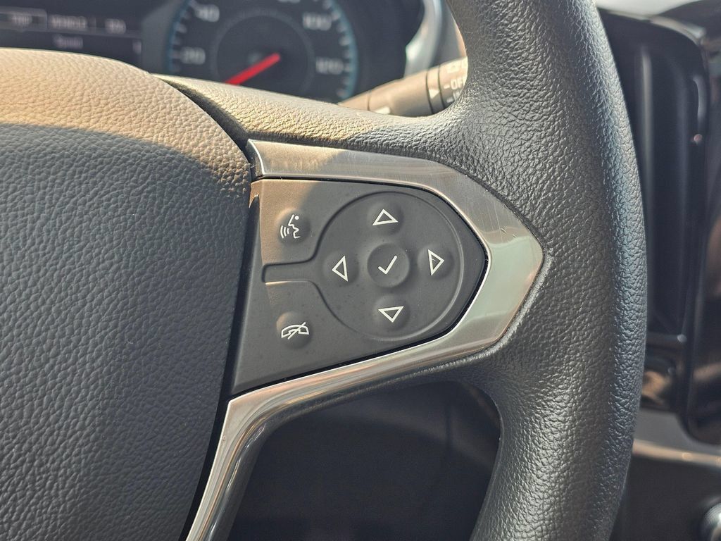 Used 2020 Chevrolet Traverse LS FWD image 26