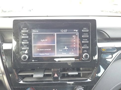 Used 2021 Toyota Camry SE w/ Cold Weather Package image 14