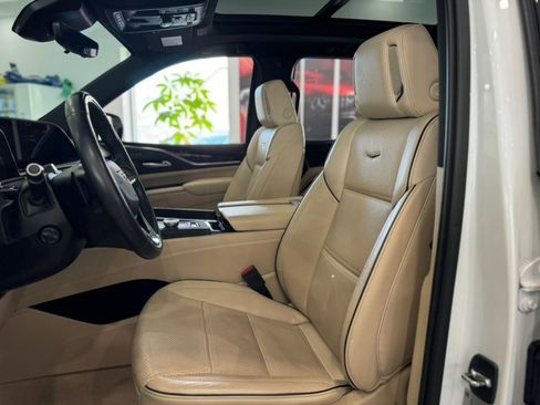 Used 2023 Cadillac Escalade ESV Premium Luxury AWD/4WD image 15