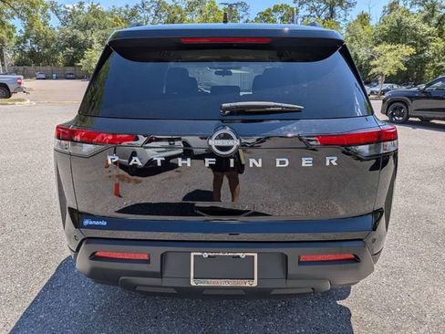 Used 2025 Nissan Pathfinder SV FWD image 4