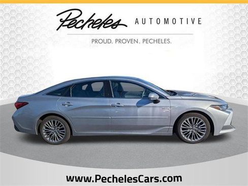 Certified 2019 Toyota Avalon Limited image 1