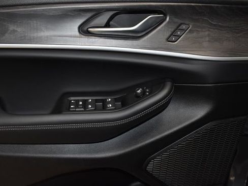 New 2025 Jeep Grand Cherokee Limited w/ Trailer Tow Package image 26