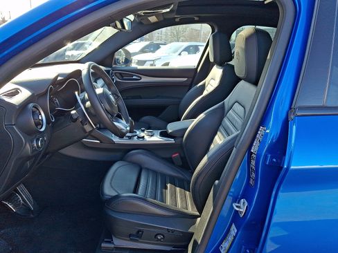 Used 2023 Alfa Romeo Stelvio Veloce image 13