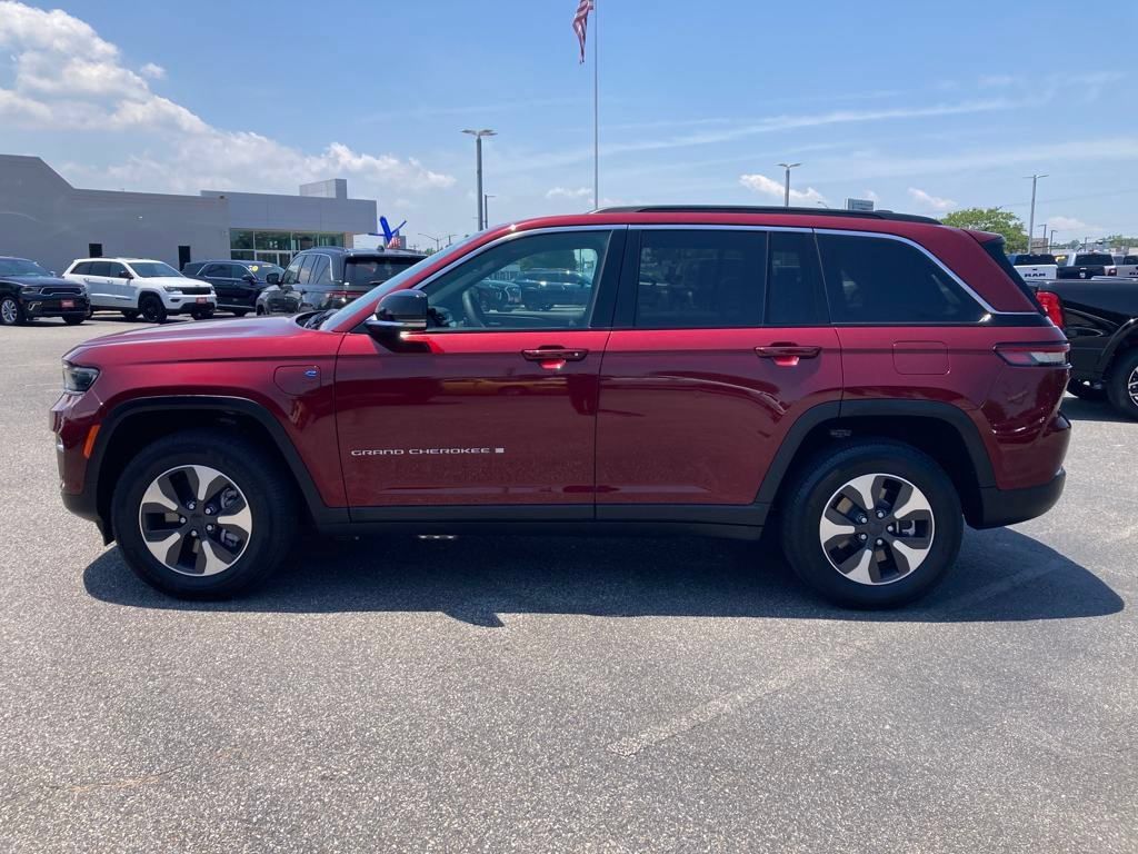 New 2024 Jeep Grand Cherokee Limited 4xe w/ Luxury Tech Group II AWD/4WD image 2