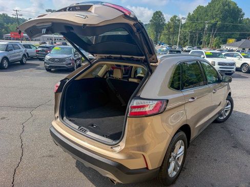 Used 2020 Ford Edge SEL w/ Convenience Package FWD image 17