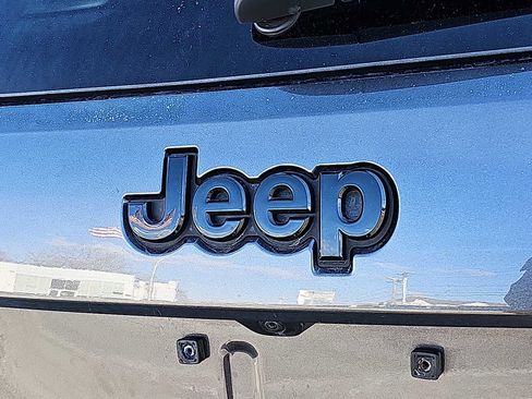 Used 2020 Jeep Grand Cherokee Altitude image 33