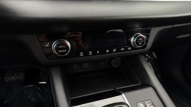 Used 2024 Mitsubishi Outlander Ralliart AWD/4WD image 31